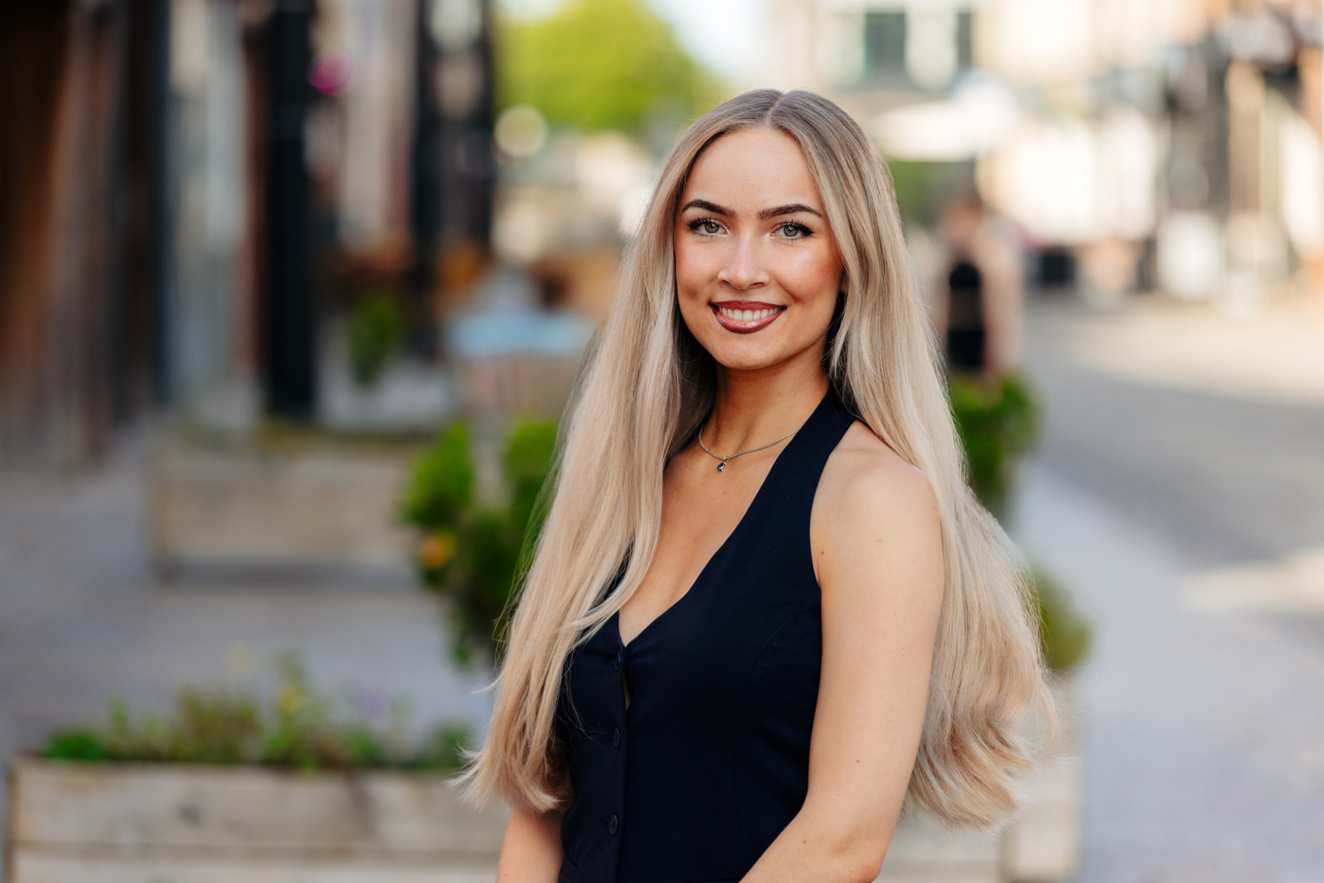 Abbie Thompson Headshot 1